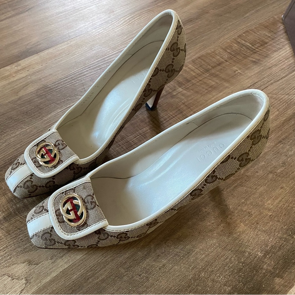 Size 8 Gucci heels